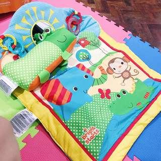 bright starts cuddly crocodile play mat