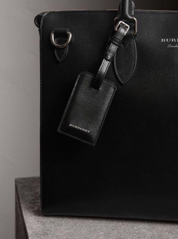 Burberry handbags 2018 store