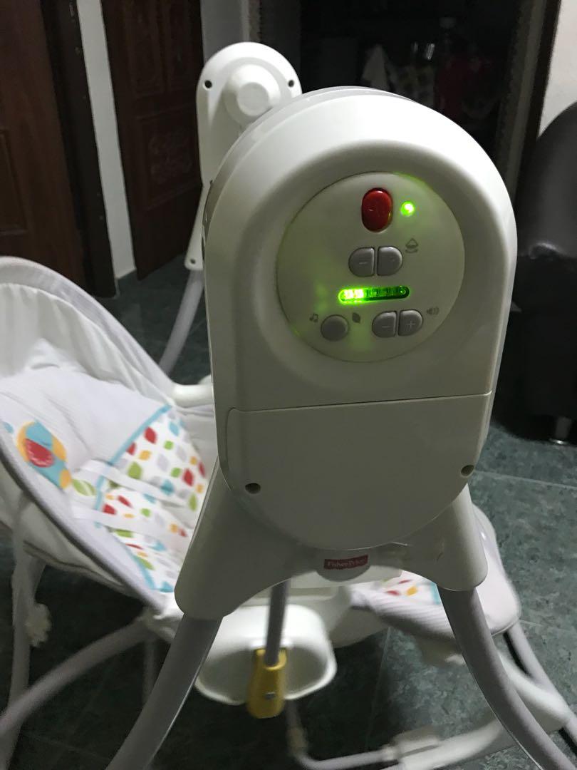 Baby swing (battery operated), Babies & Kids, Infant Playtime on Carousell
