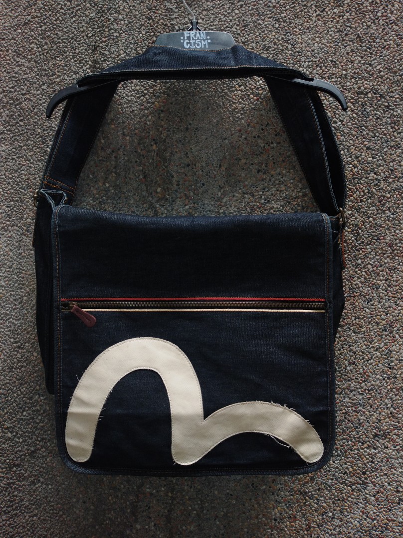messenger shoulder bag