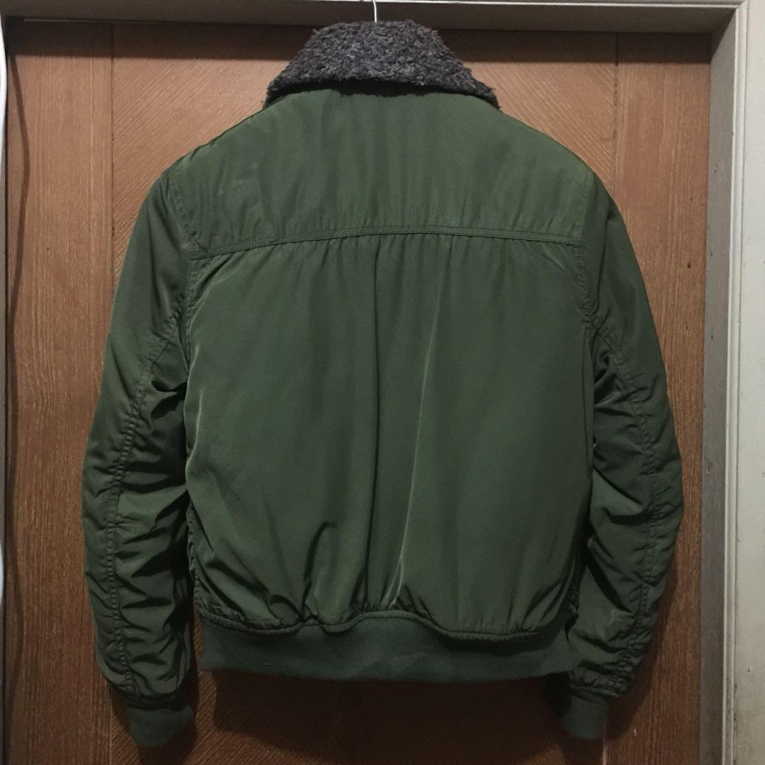 GAP Flight Jacket Fesyen Pria Pakaian Baju Luaran di Carousell