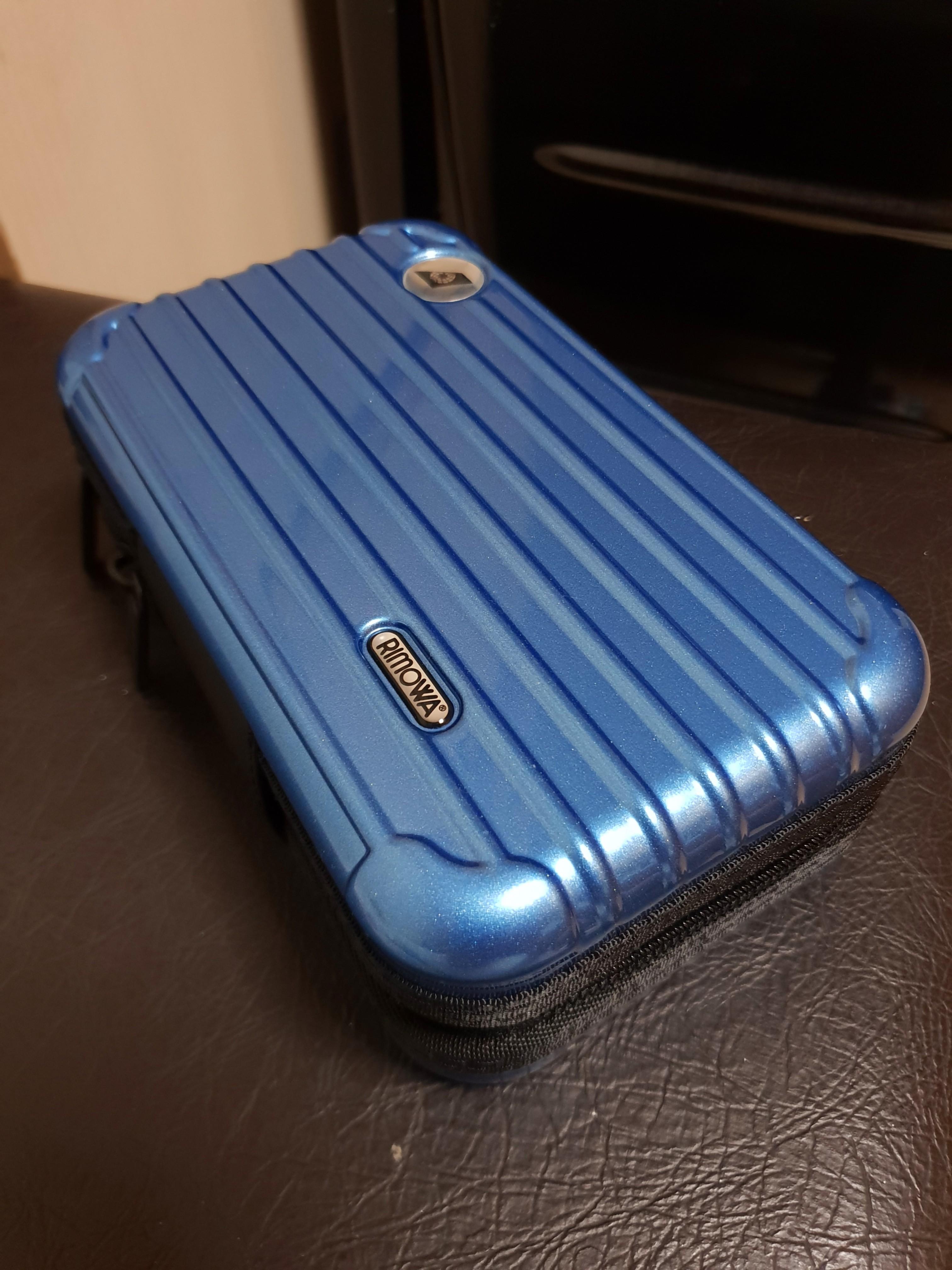 Rimowa toiletry case 2025