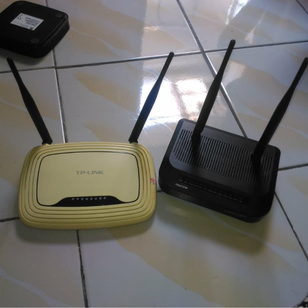 Set top box huawei ec6108v8 dan tp link router, Elektronik, Komputer