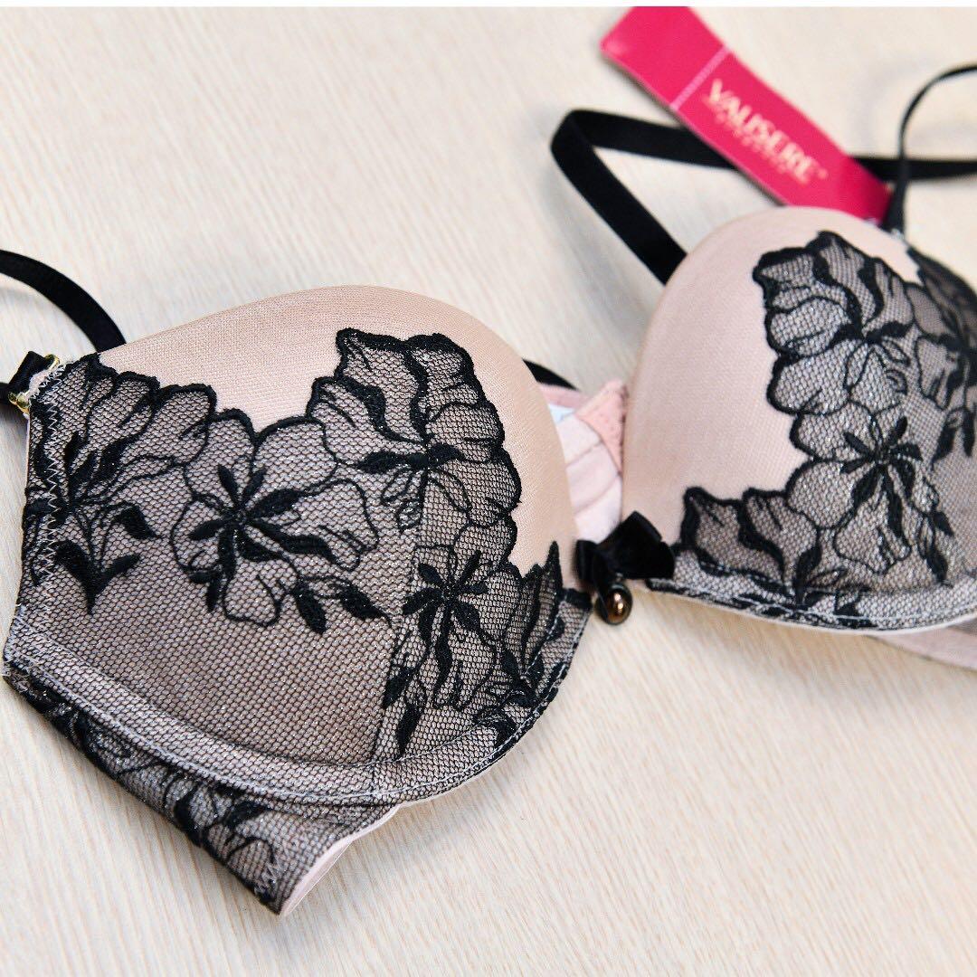 Triumph 黛安芬- Valisere Lingerie 系列Bra 胸圍70C (32C) 行貨, 女裝