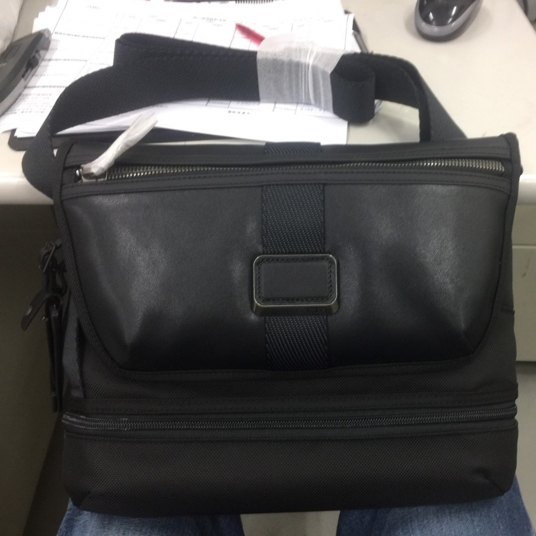 Travis crossbody store