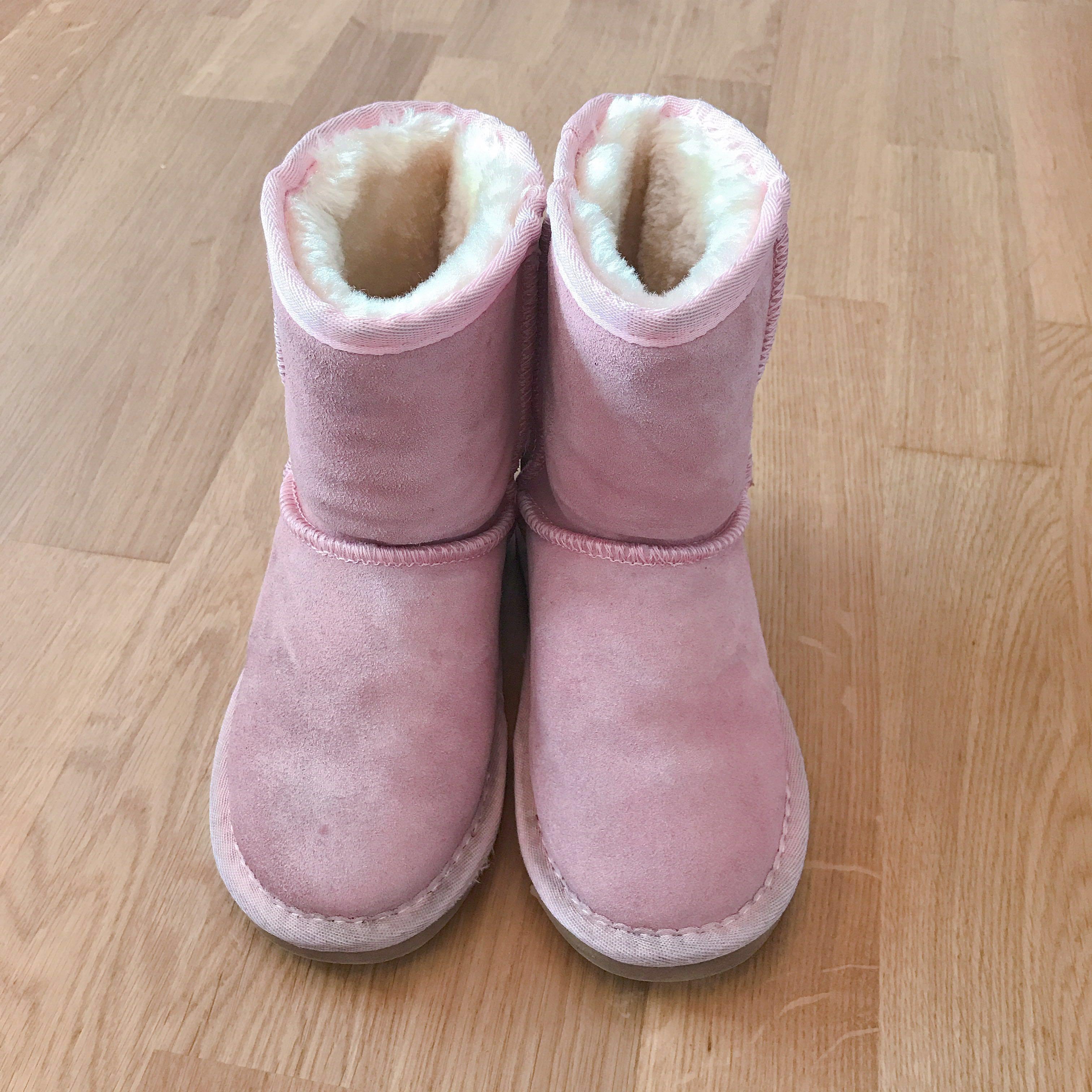 childrens ugg boots size 4