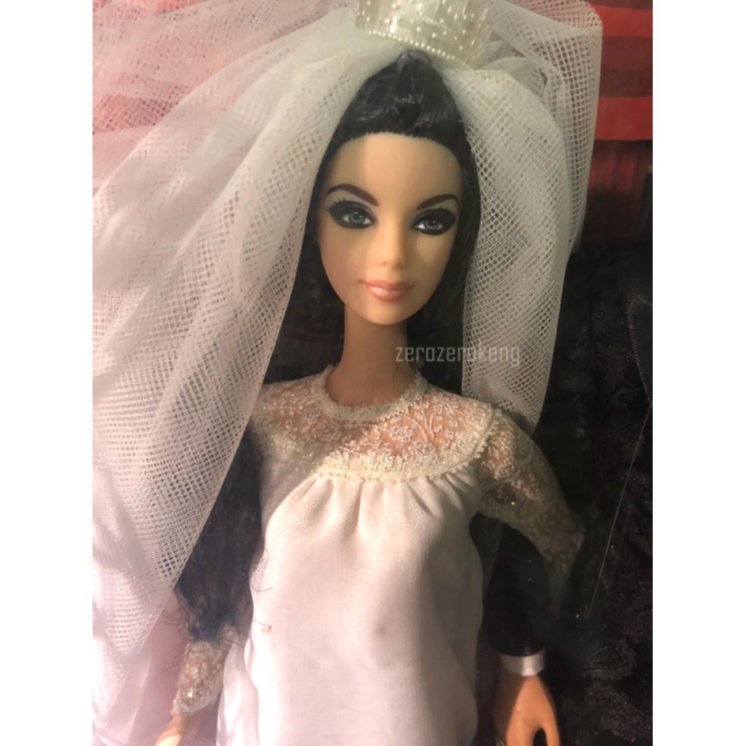 Elvis and priscilla store barbie doll giftset