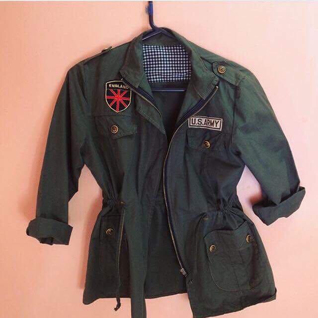 Army jacket (Category: Coats, Jackets and Outerwear) located in Cavite. Submitted by dianeeee02 (Listing ID 192006708, Image 1). Description: .