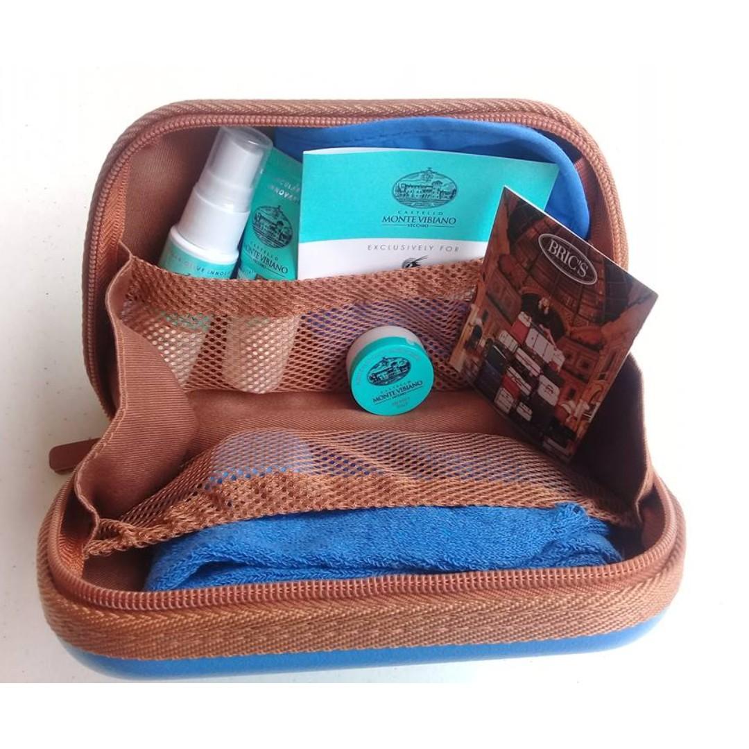 BRICS POUCH MONTE VIBIANO (Category: Luxury Bags & Wallets) located in Manila. Submitted by mindplanets (Listing ID 192021437, Image 1). Description: .