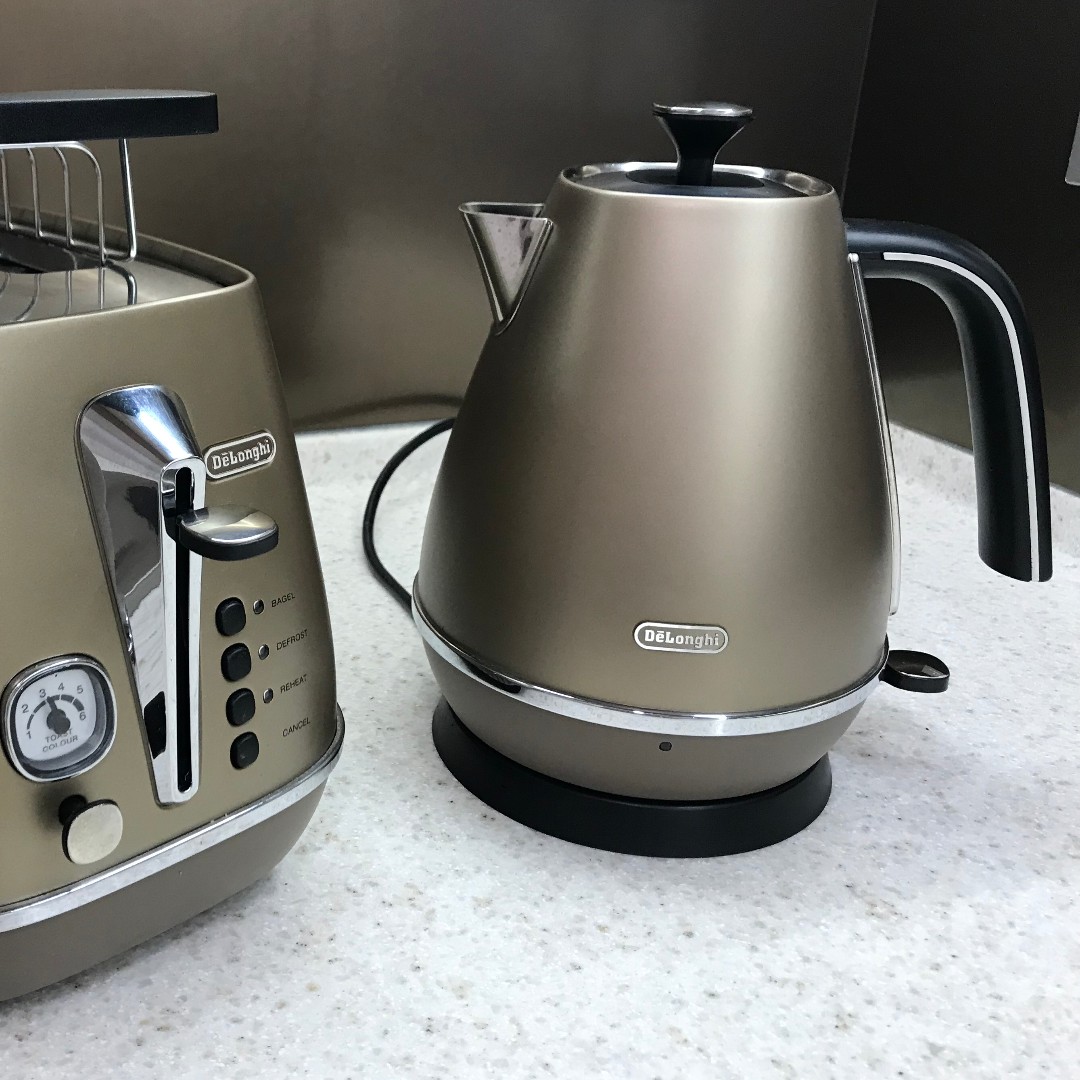 Delonghi online bronze kettle
