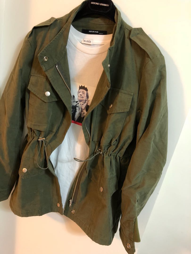 正韓DIE SELPUNK 軍綠色微笑大衣, Women's Fashion, Outer On 