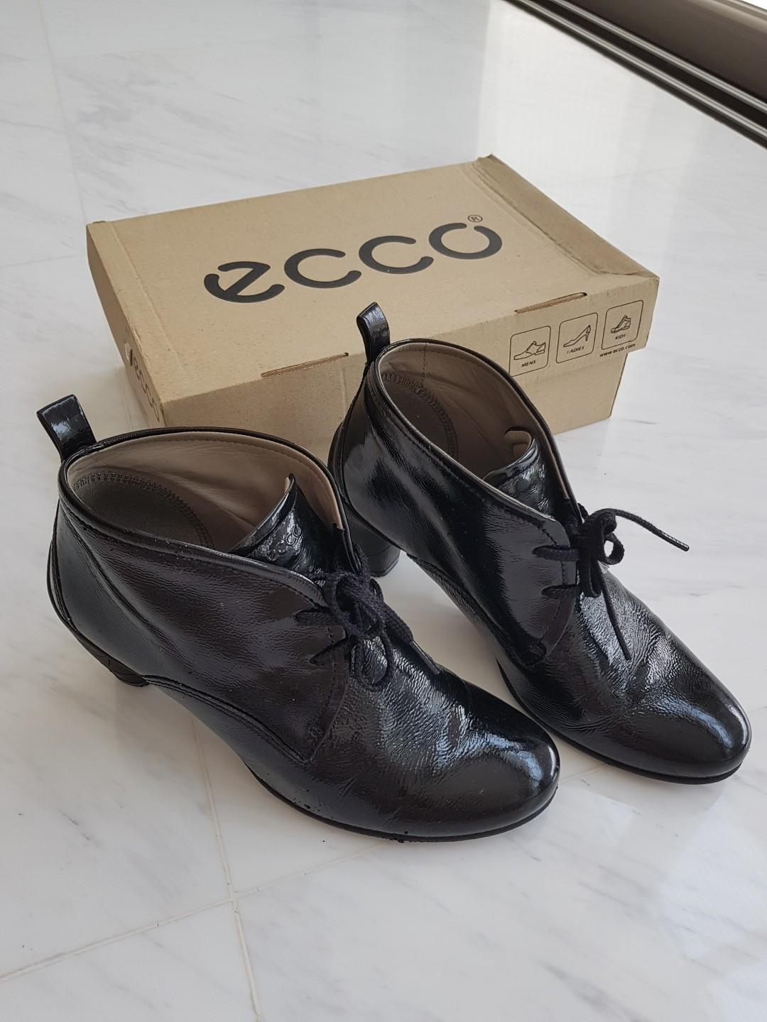 Ecco booties, Women's Fashion, Shoes 