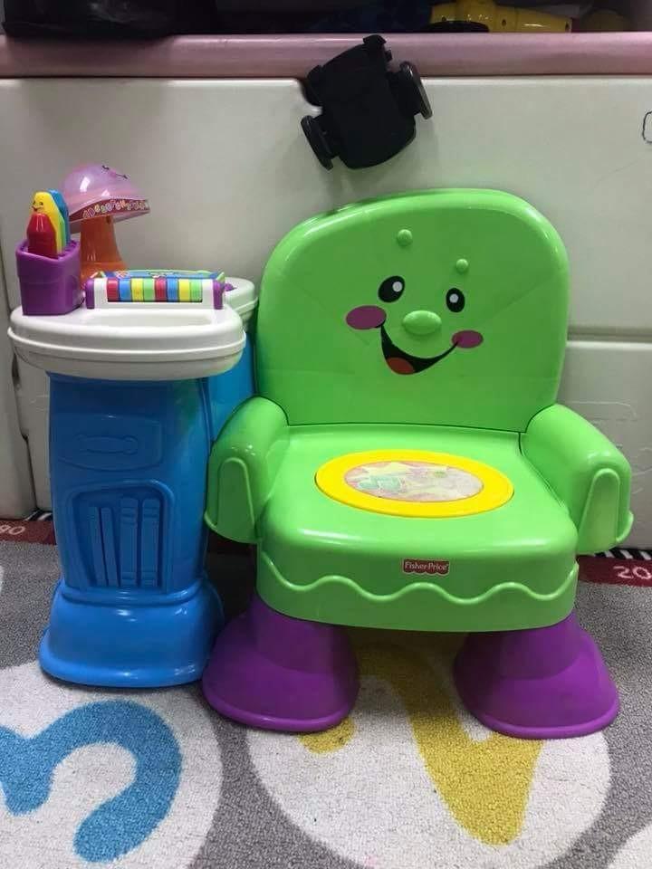 Singing chair hot sale fisher price
