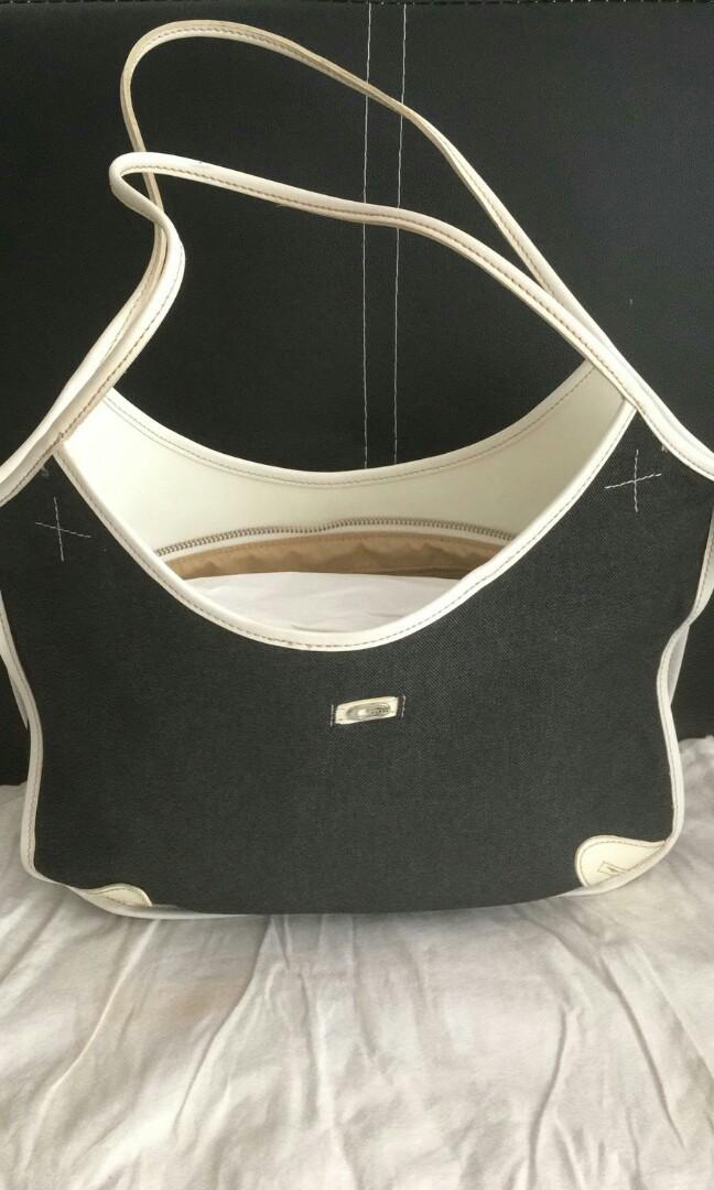 guess shoulder bags for women