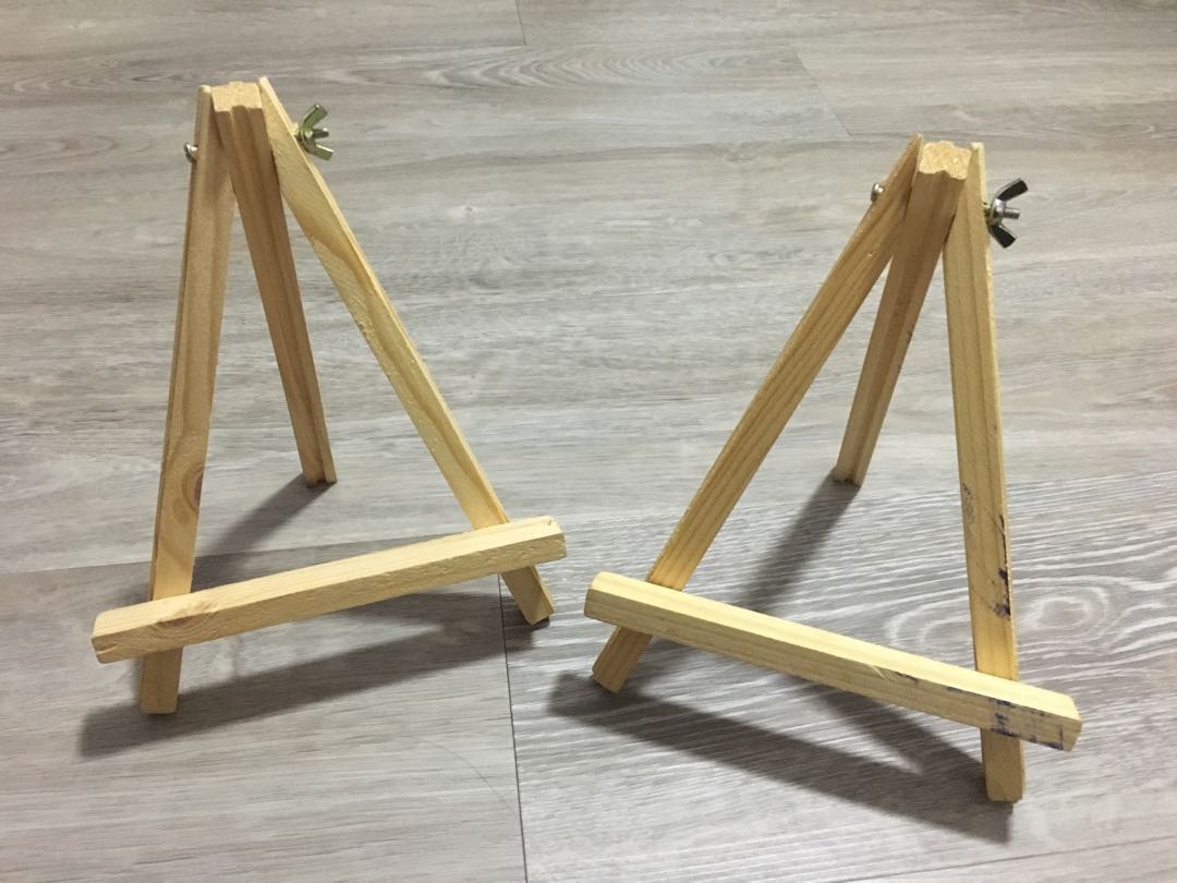 Mini Wooden Easel Stand, Hobbies & Toys, Stationery & Craft, Craft