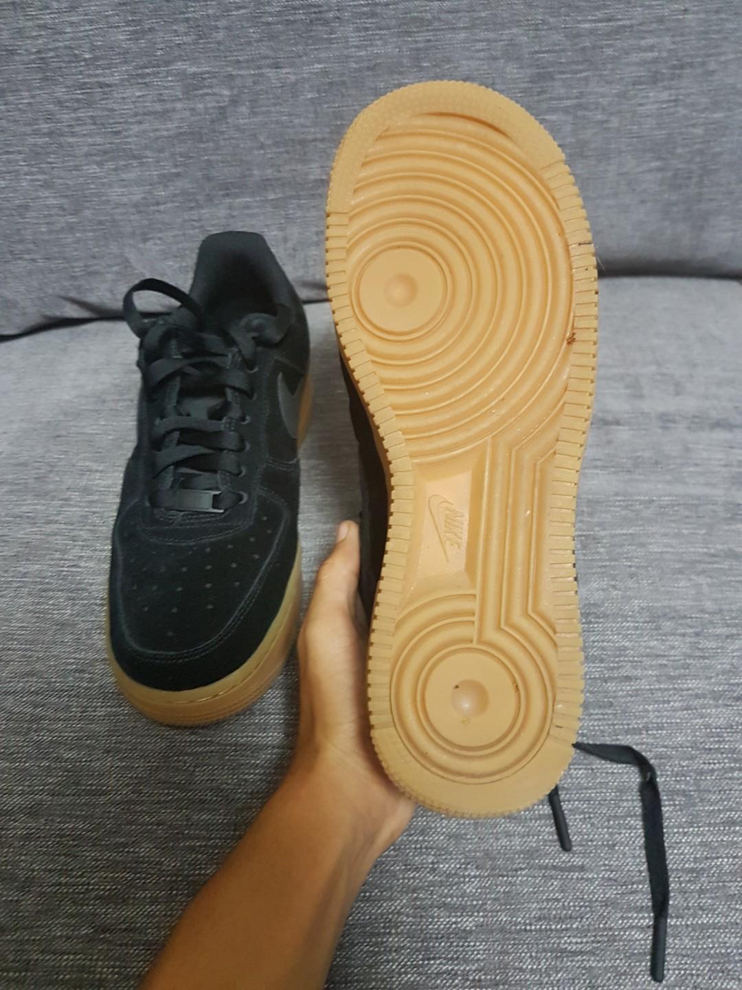 Nike air force 1 07 se black on sale gum