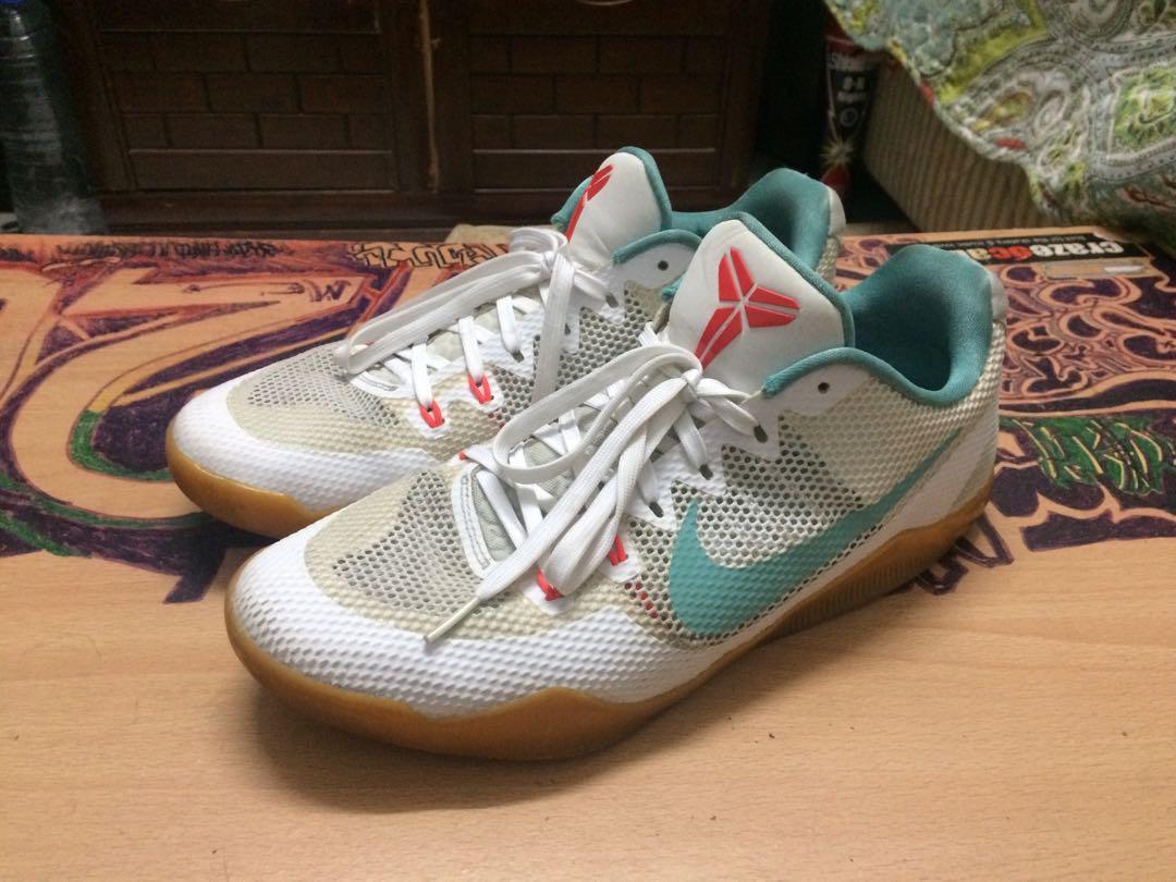 Nike Kobe Low cut Basketball Shoes