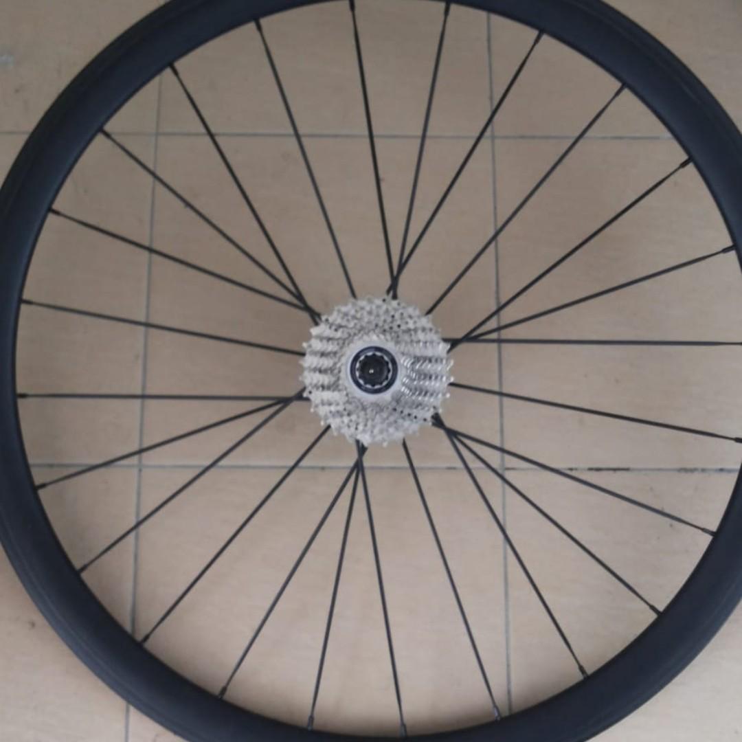 rear road bike wheel with cassette