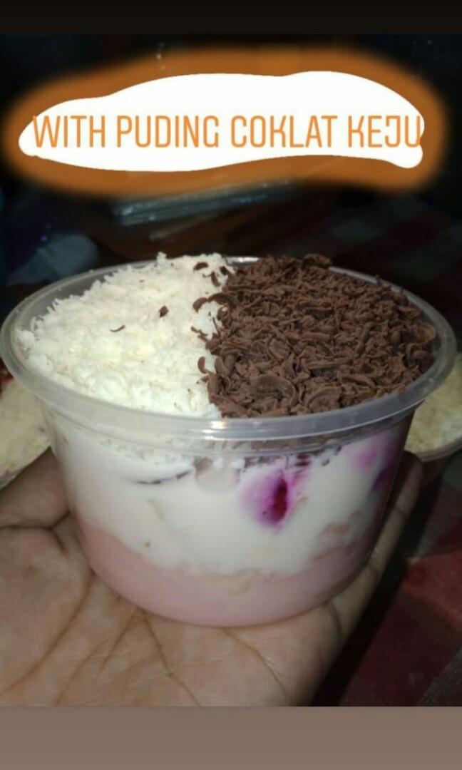 Salad Buah Segar Toping Coklat Keju Cup 300ml Makanan Minuman Kue Kue Di Carousell