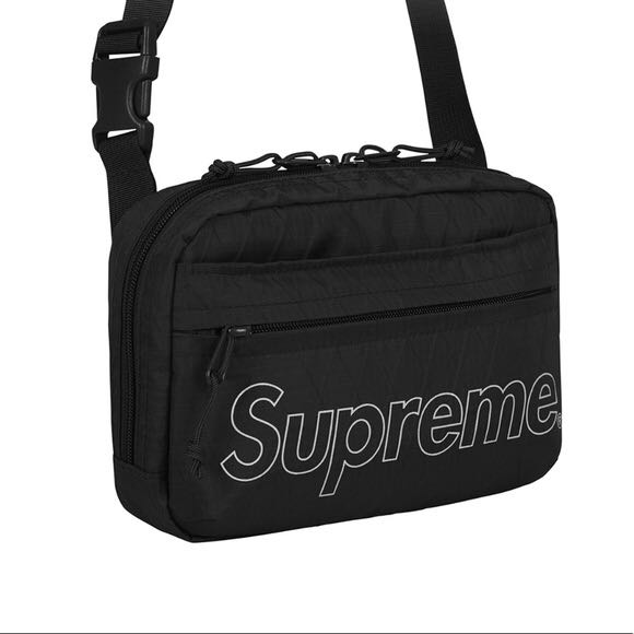 Supreme 18FW Shoulder Bag Color: Black, 男裝, 袋, 腰袋、手提袋