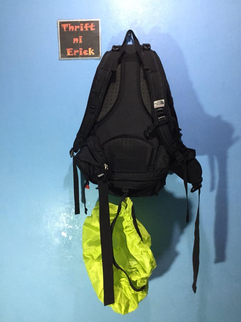 The northface venture 2 backpck 30L Men s Fashion Watches