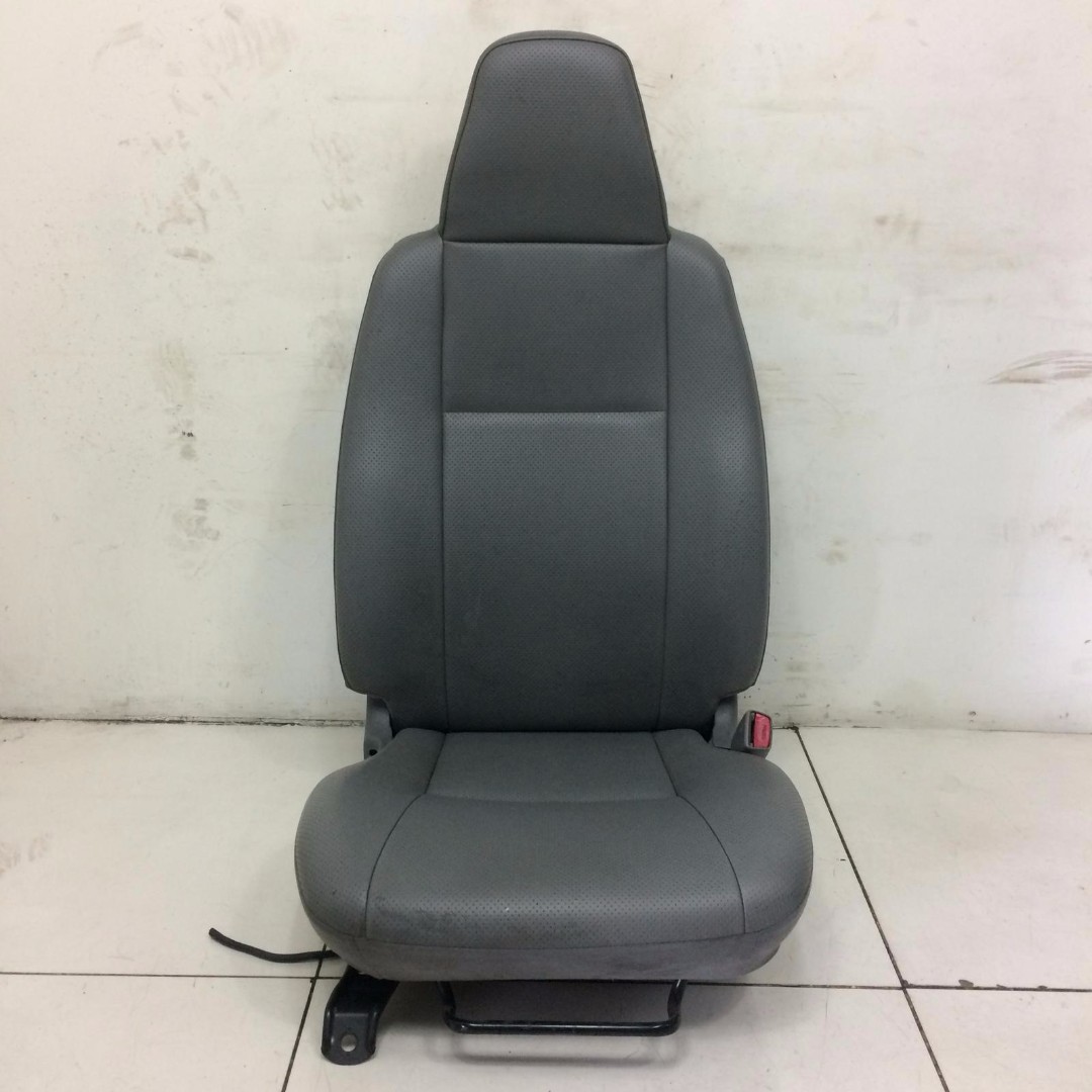 Toyota Hiace Driver Seat (CS501), Car Accessories, Accessories on Carousell