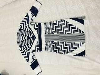 Knit dress motif