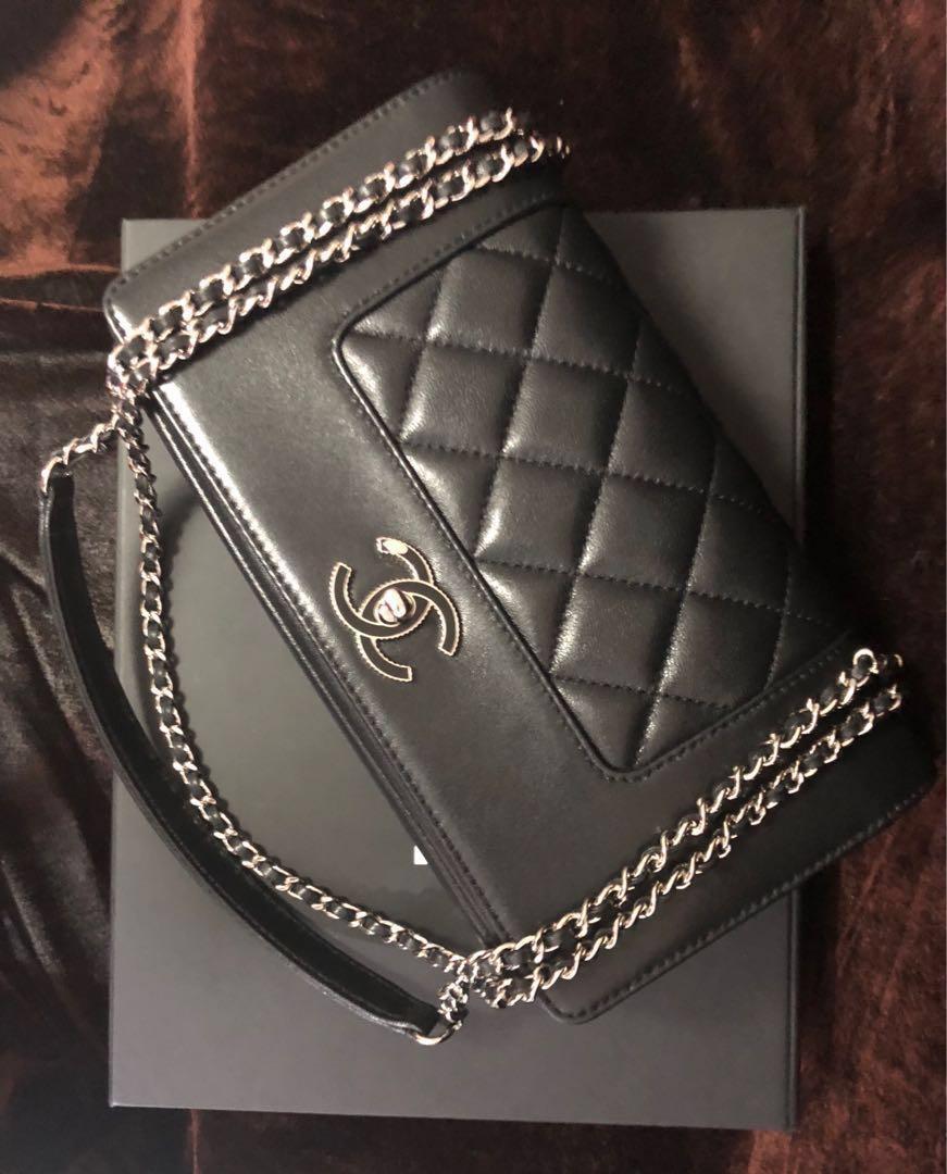CHANEL Authentic Vintage 1989-1991 Trapezoid Flap Lock Bag -  Hong Kong