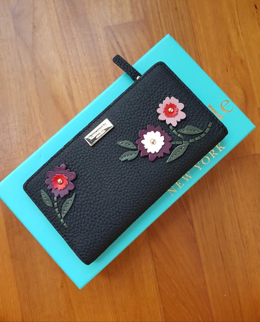 Kate Spade Laurel Way Floral Embellished Stacy Medium Wallet, Women's  Fashion, Bags & Wallets, Purses & Pouches on Carousell