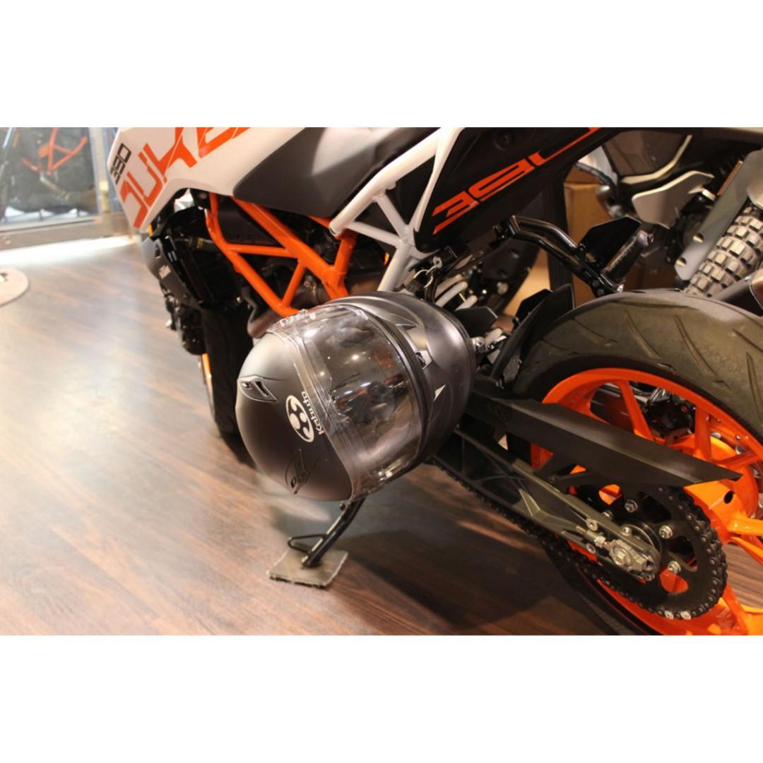 ktm duke 390 helmet lock