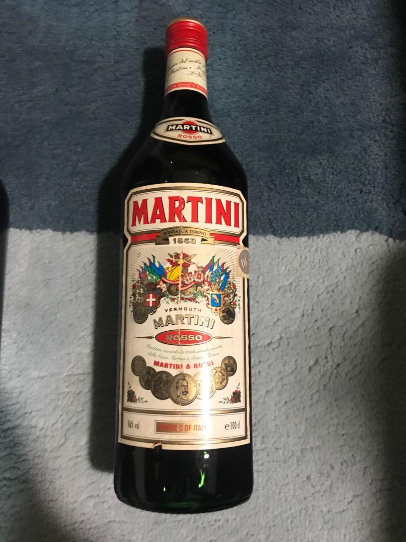 Martini vermouth rosso, Food & Drinks, Alcoholic Beverages on Carousell
