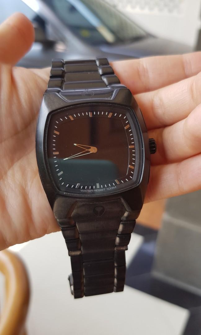 Nixon the superhero ss Fesyen Pria Jam Tangan di Carousell