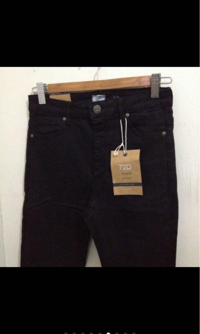 OVS Highwaisted Pants (Category: Jeans) located in Panglao. Submitted by yourfavethings (Listing ID 192152382, Image 2). Description: Fits 26-27.