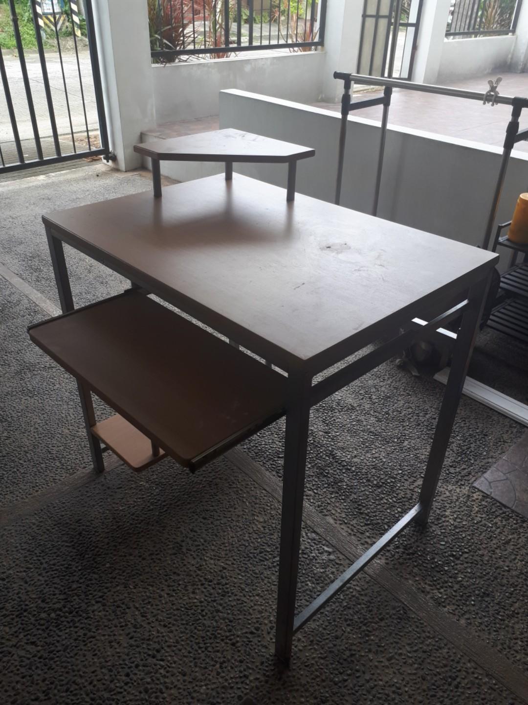 S R Computer Table Home Furniture Furniture Fixtures Others On Carousell