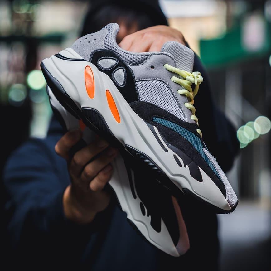 Adidas yeezy boost 700 top og wave runner sneaker