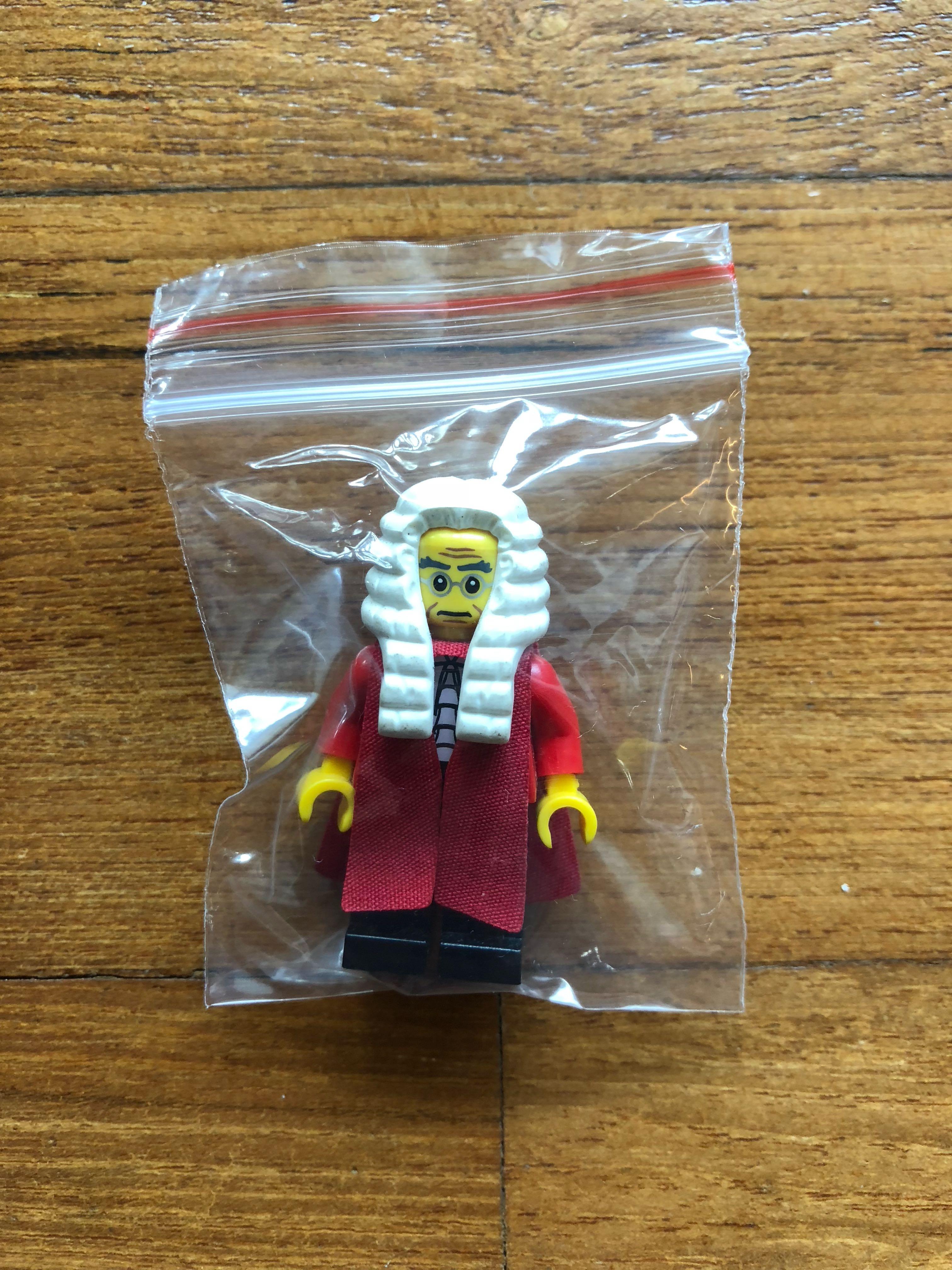 Lego judge minifigure top