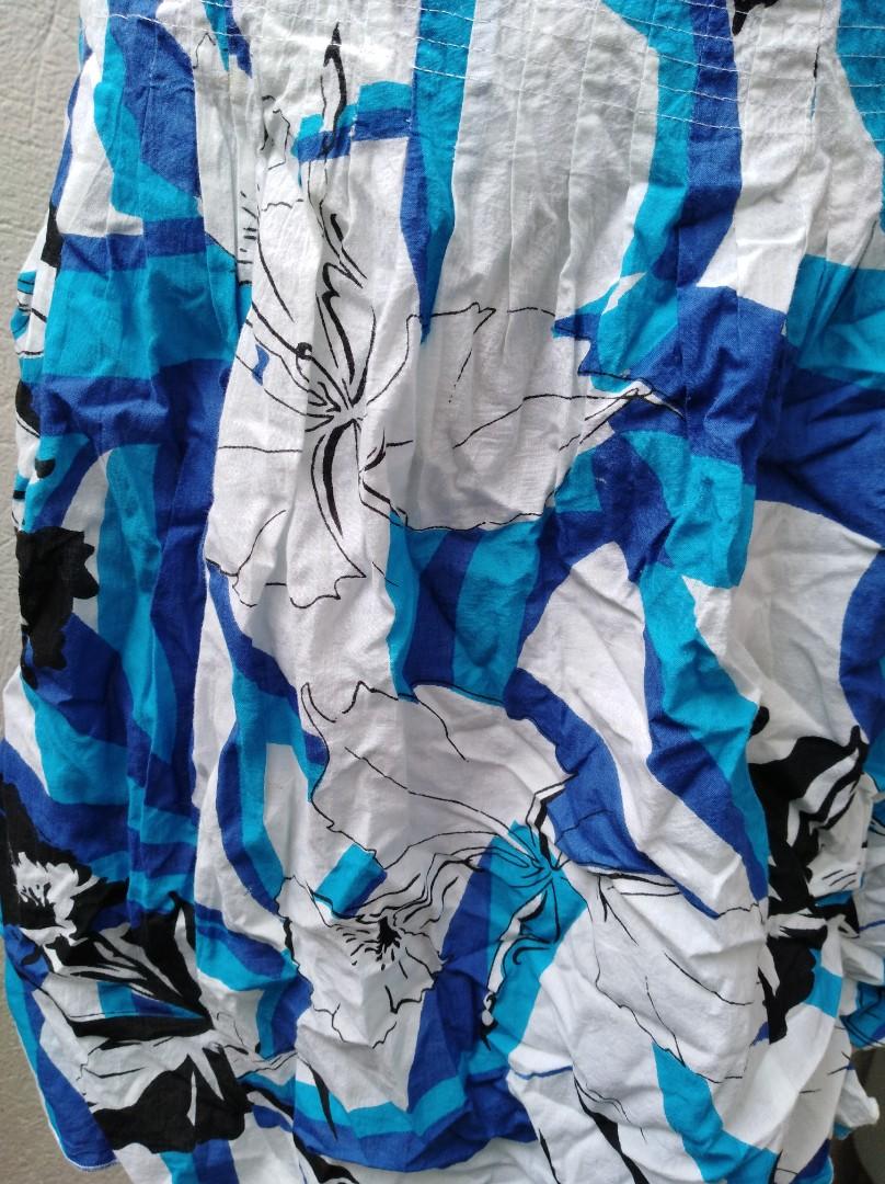 Blue Floral Skirt (Category: Skirts) located in Makati City. Submitted by simpletreasuresks (Listing ID 192294058, Image 2). Description: Blue Floral Skirt Waist: 32 inches Hips: 36 inches Length: 24 inches Waistband is not garterized. With back zipper and buttoned hook. Manage your expectations, this is preloved. Needs cleaning. Actual color may be slightly different because of the lights during pictorial. #skirt #skirtph #floral #beach #summer 