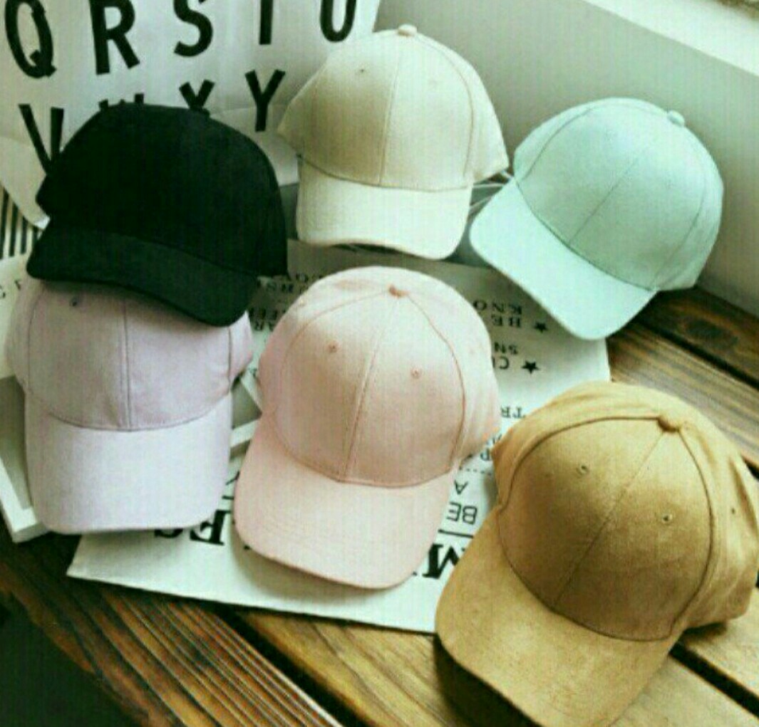 BN INSTOCK] TUMBLR BEIGE BASEBALL CAP 