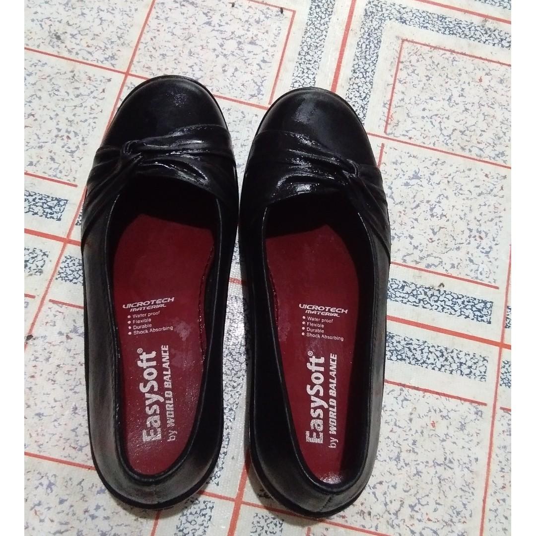 world balance waterproof shoes