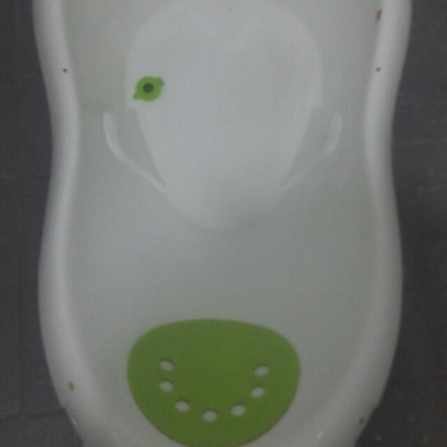 Fisher Price bath tub with sling, Babies & Kids, Bathing & Changing