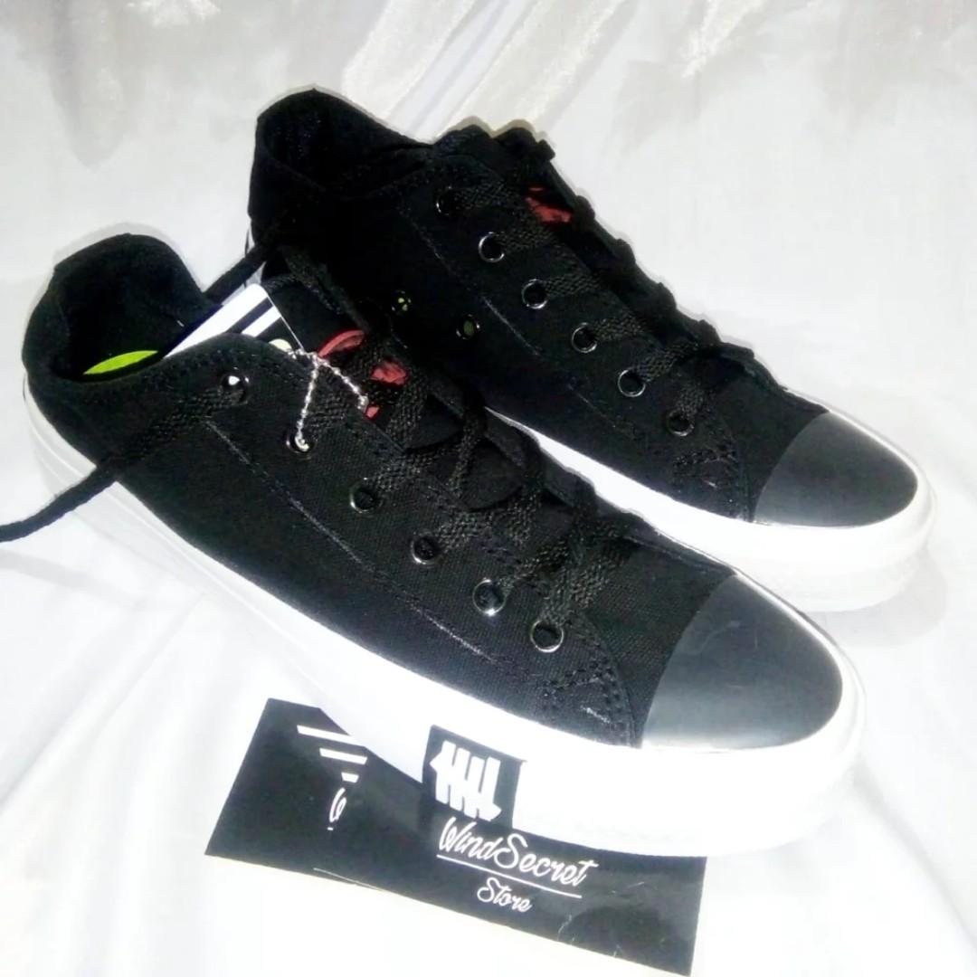 converse undefeated low