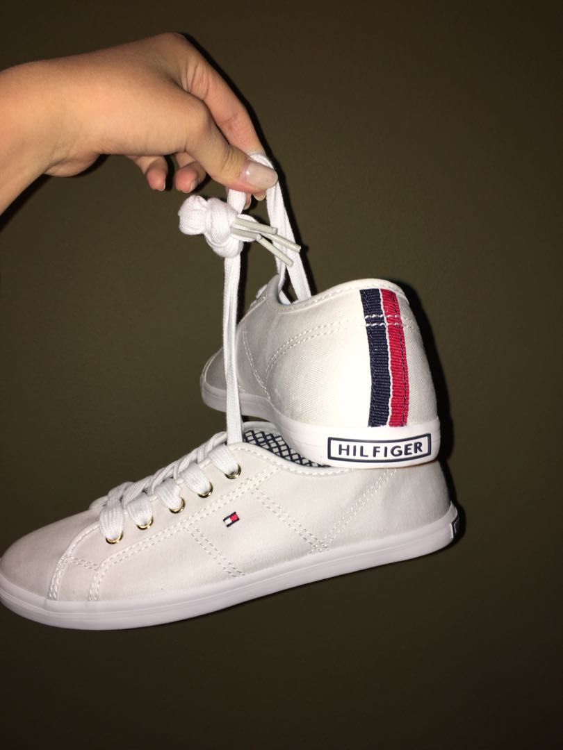 tommy hilfiger canvas sneakers