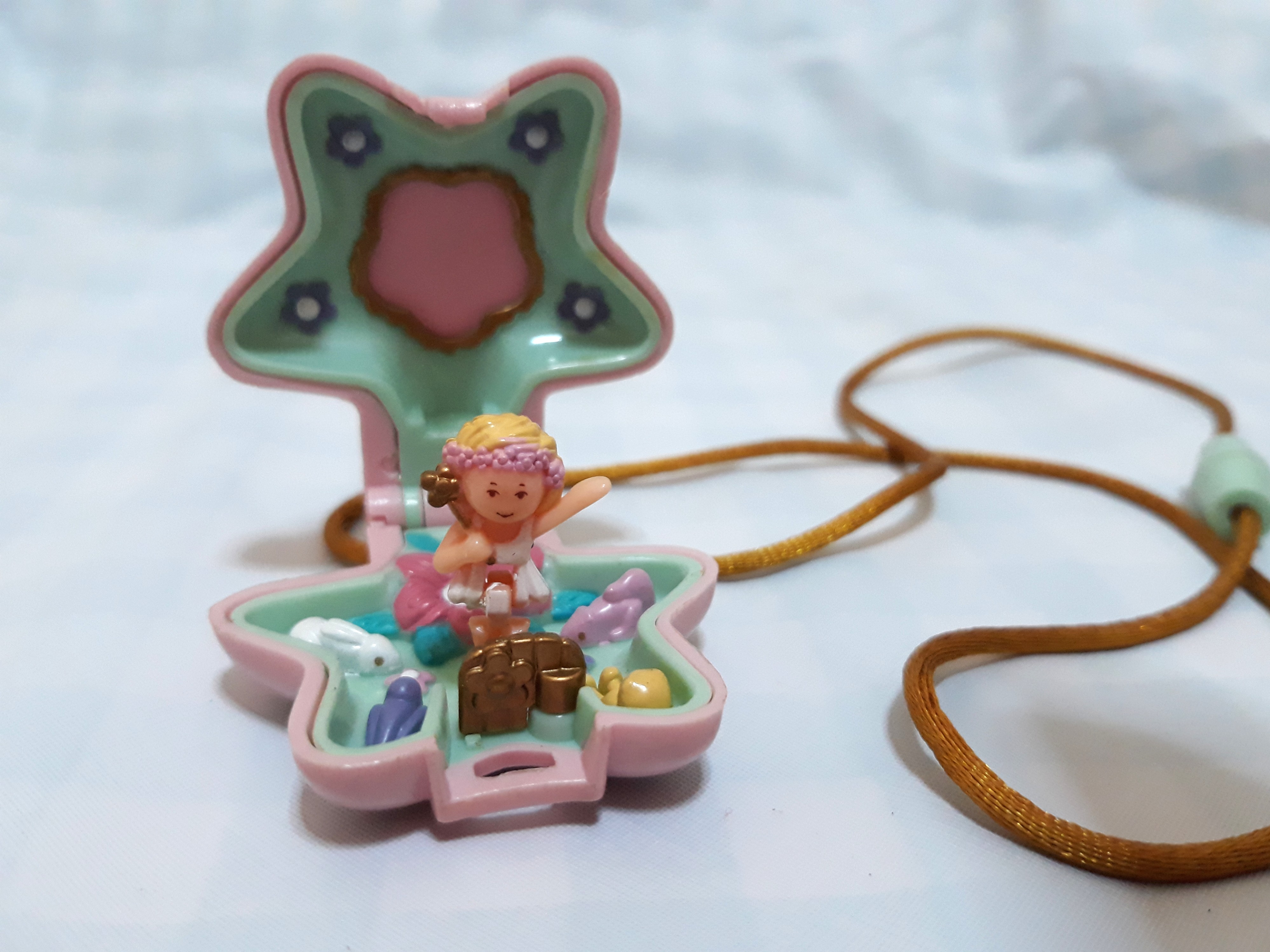vintage polly pocket locket