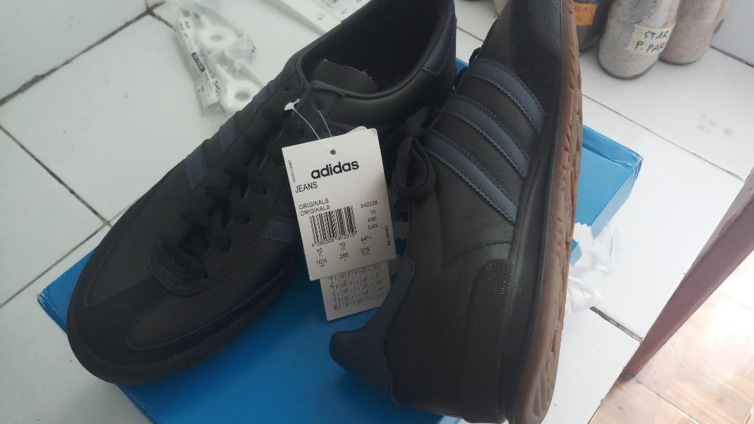 Adidas - B42228 Cblack/Trablu/Gum5, Pria, Sepatu Sneakers di Carousell