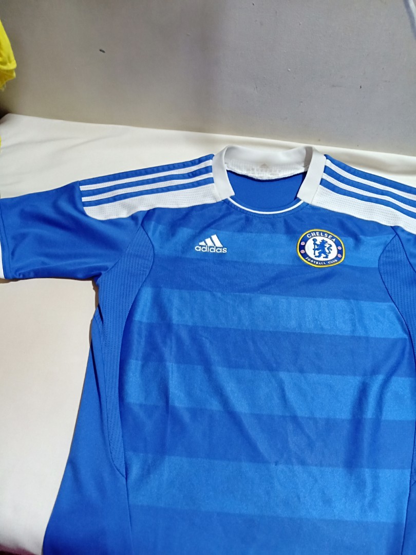 baju bola chelsea