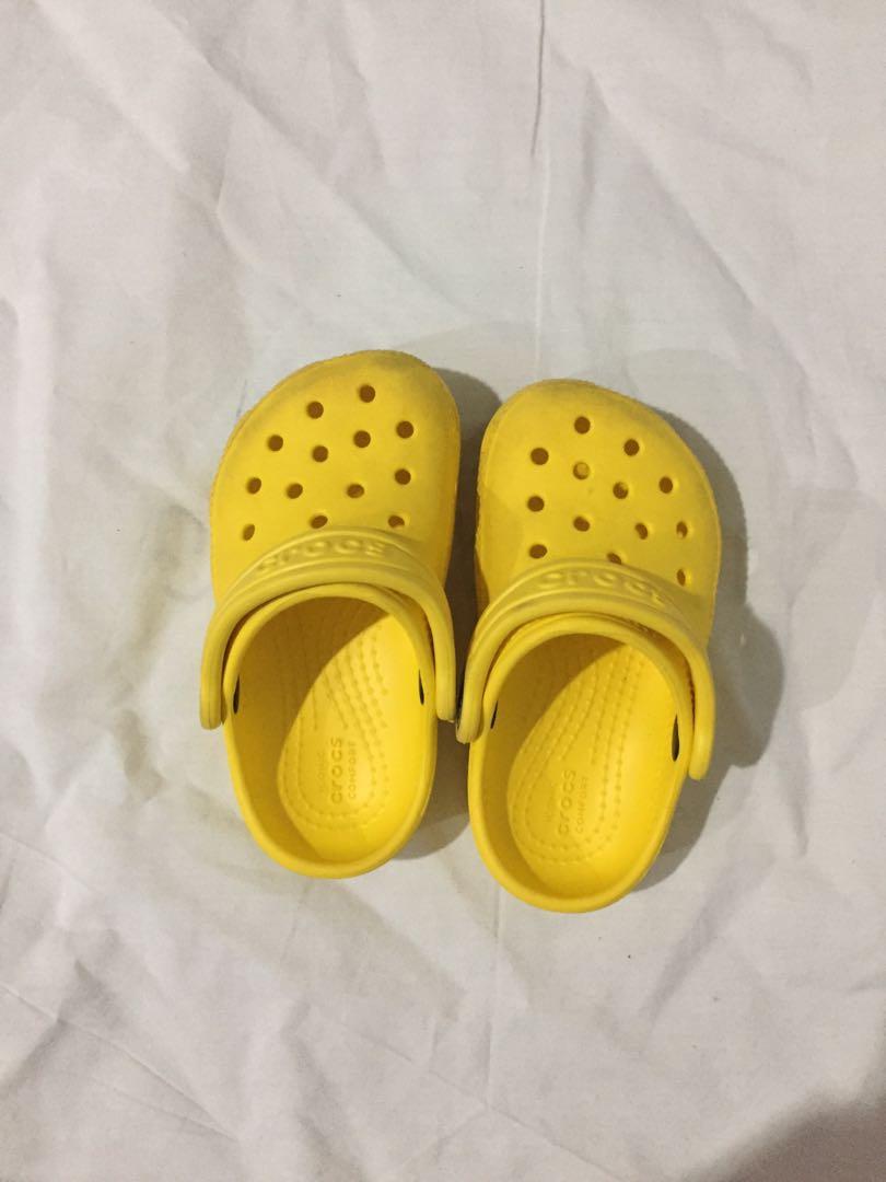 croc slides yellow