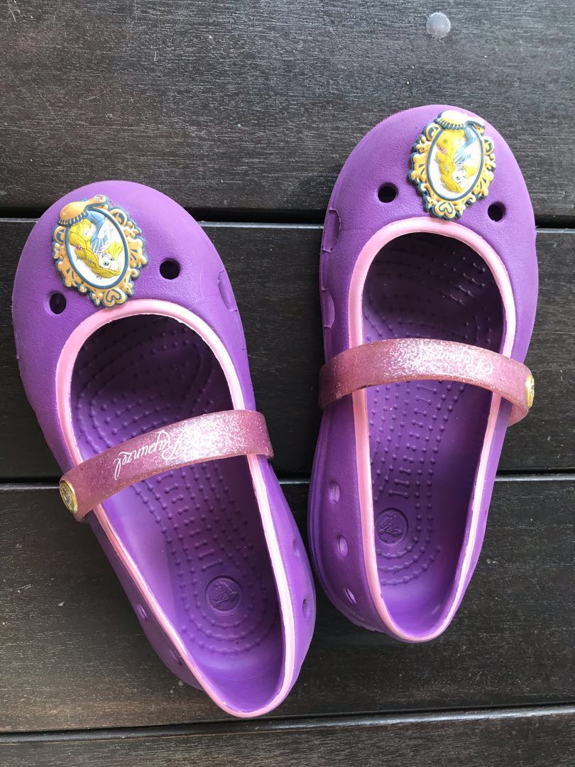 Crocs rapunzel discount