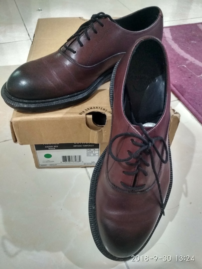 Dr martens fawkes temperley shop oxford shoes in cherry red
