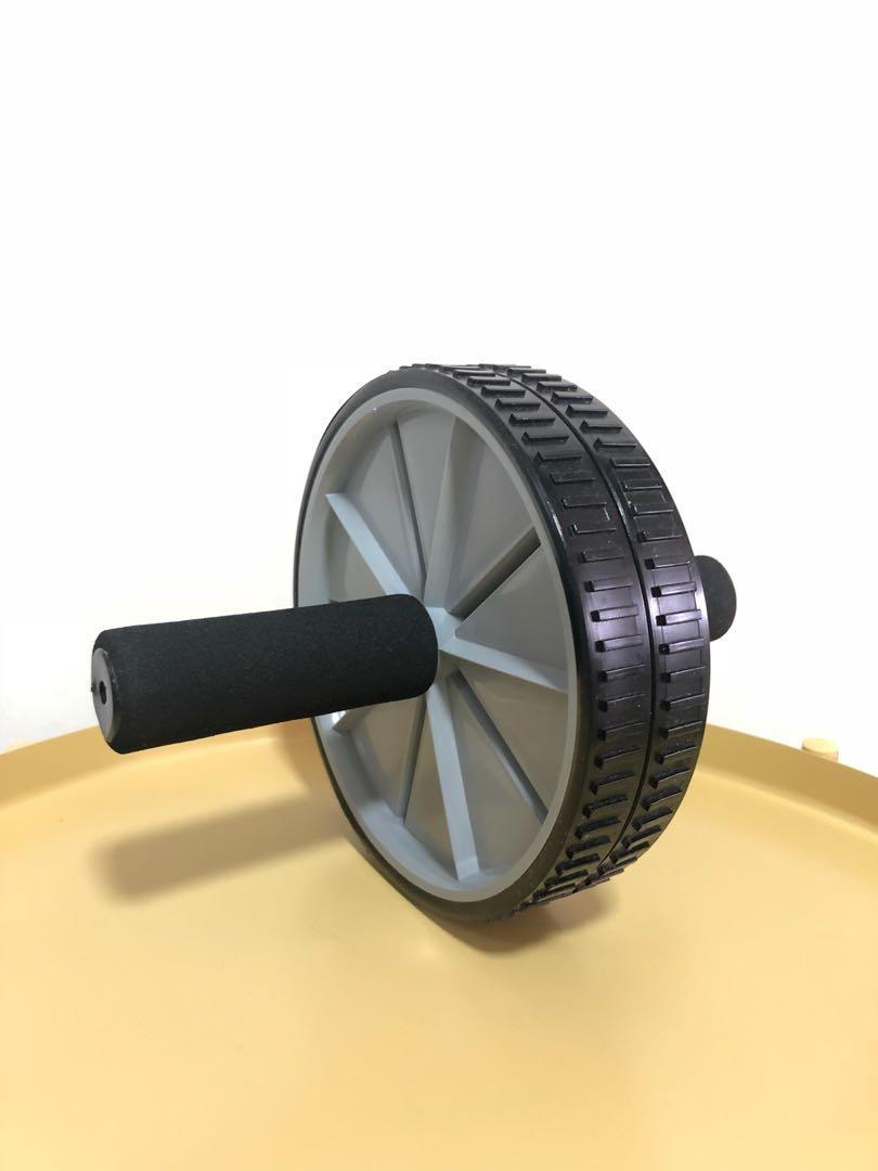 Exercise Wheel (Category: Exercise Mats) located in Singapore. Submitted by halamb (Listing ID 192483271, Image 3). Description: Never used exercise wheel Received as gift Comes with box Can meetup weekdays CTHub, Lavender MRT, Bendemeer MRT .