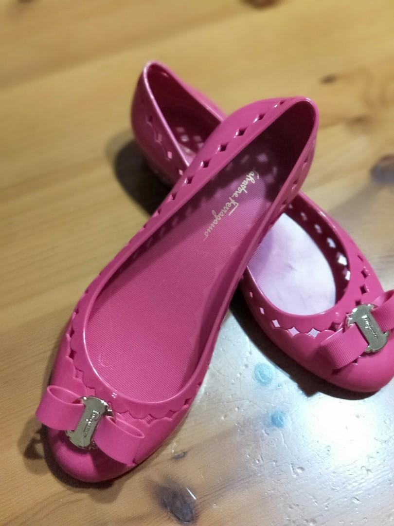 hot pink jelly shoes
